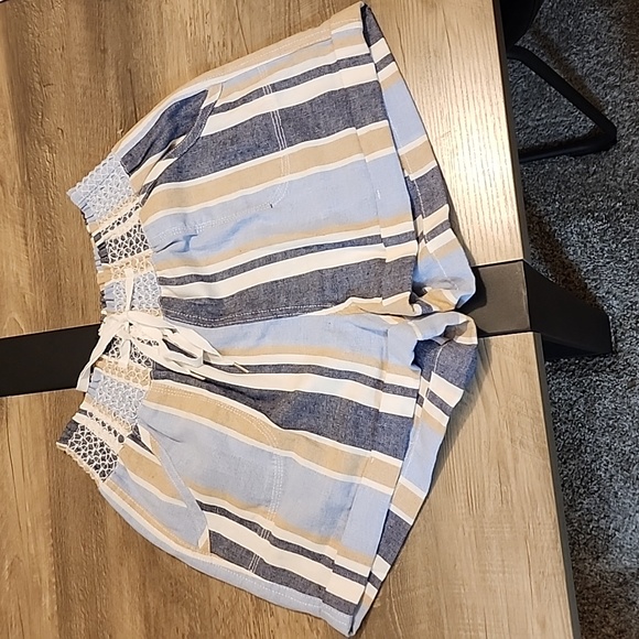 Short - Picture 2 of 3